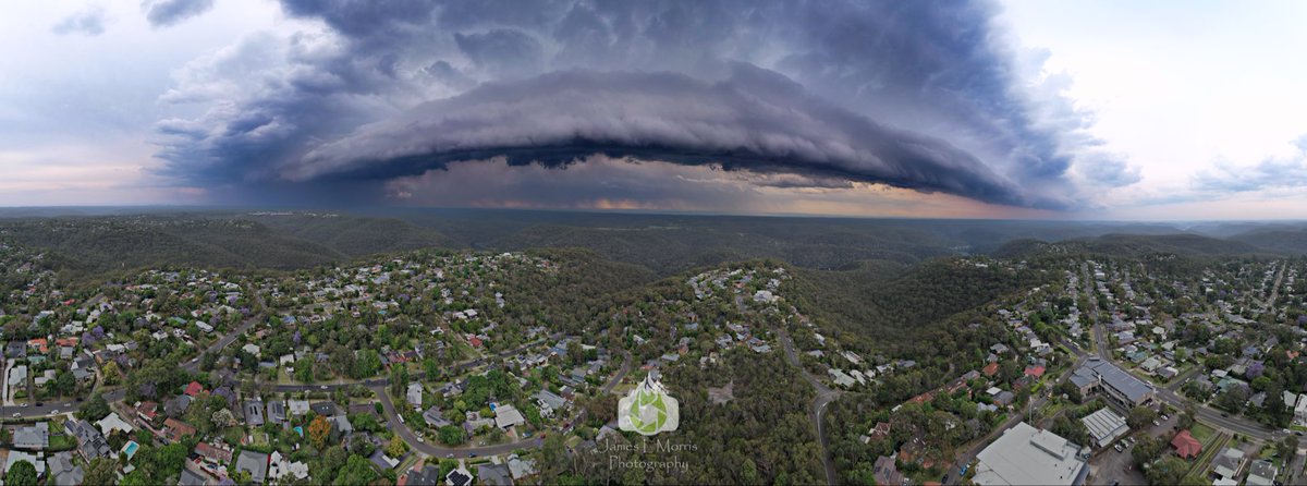 jamesmorrisau's tweet photo. Large storm cell moving over northern Sydney to finish of the madness of a Monday. Drone video footage to come.
.
.
#storm #lightning #thunderstorm #weather @BOM_NSW @BOM_au #bomnsw #nswrfs https://t.co/xv1XMDKFB7