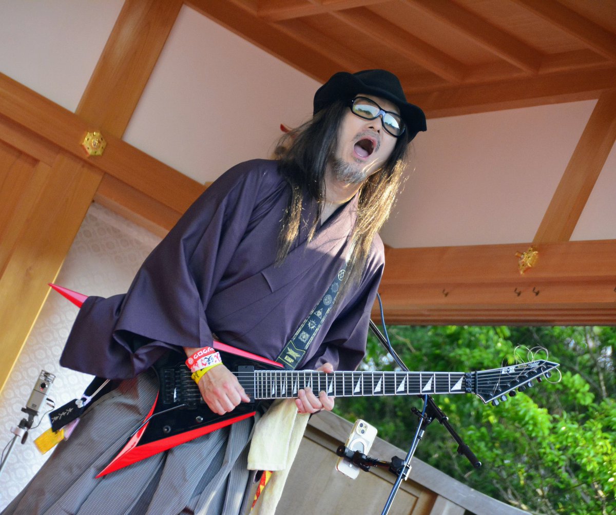 【デザフェス62】
奏手候は着物を着崩すことなく、そのまま衣装として着用しております。

着物本来が持つフォルムは美しく、格好良いのです。

11月15日(土)
13時20分〜13時50分
ショーステージにて。

着物好きの方々もぜひ、お楽しみくださいませ！！

#デザインフェスタ
#デザフェス62
#着物