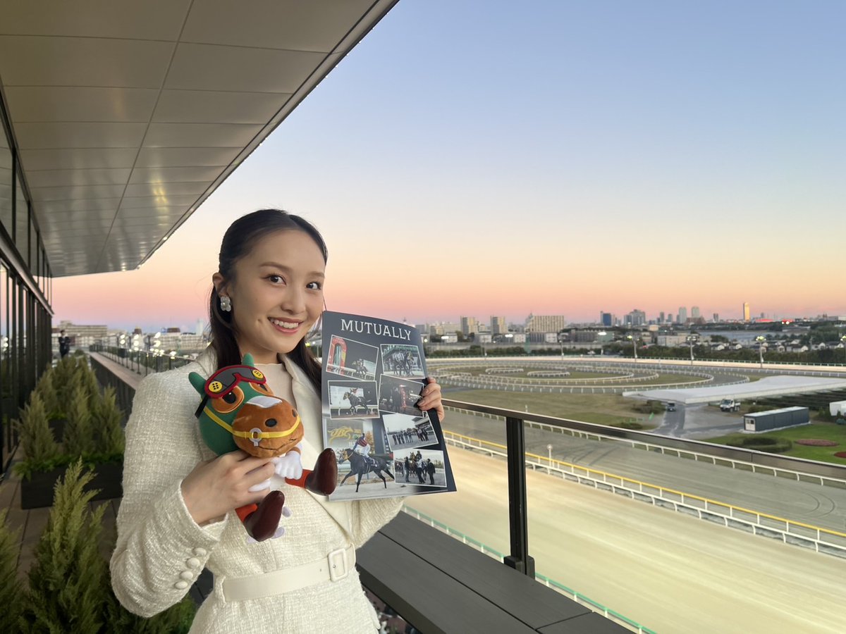 ＼ 百田夏菜子さん、船橋競馬場に来場／

本日はダート競馬の祭典、JBC‼️

#JBCクラシック（JpnⅠ）を盛り上げるべく、
表彰式プレゼンターとして #百田夏菜子 さんが #船橋競馬場 に来場✨
百田さんは、早速船橋ケイバを堪能中👀

17:20発走のJBCクラシックをお楽しみに🙌

#船橋ケイバ #JBC2025