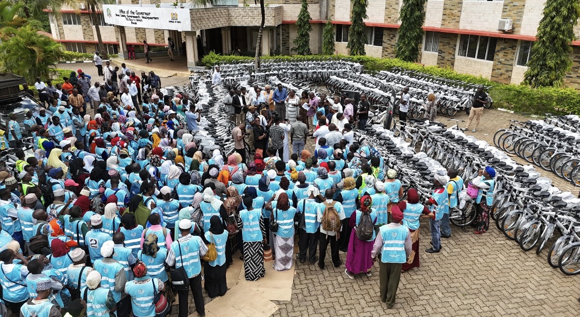 In 2024, 100 bicycles were distributed to Community Health Promoters in Kwale County to enhance healthcare delivery. 
In 2025, 500 more were flagged off with <a href="/MOH_Kenya/">Ministry of Health</a>, <a href="/Amref_Worldwide/">Amref Health Africa</a> &amp; Kwale County — advancing #AfyaNyumbani.
#WorldBicycleRelief