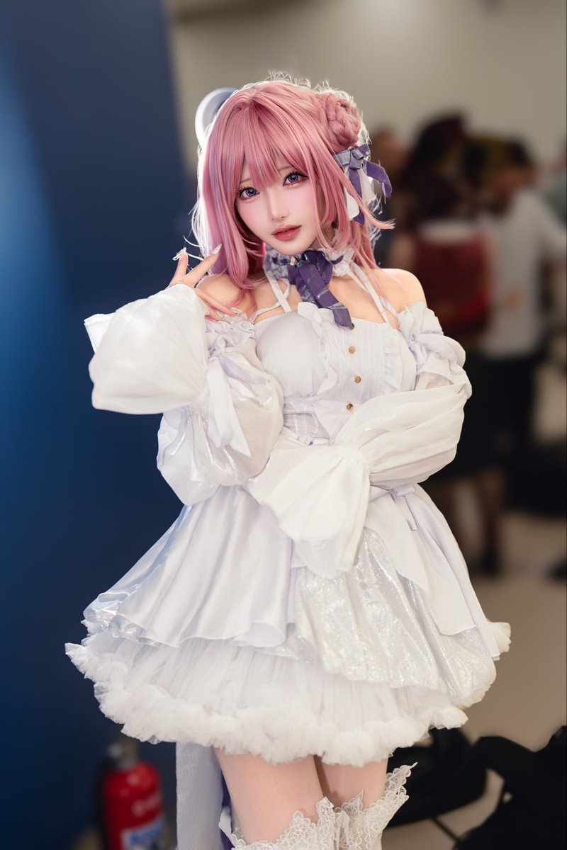 superget_win's tweet image. #池ハロ2025
可憐さ、柔らかさ、清らかで美しくて惹き込まれました☺️

勝利の女神：NIKKE  /  ドロシー

model: 甘音まゆ(@mayunekobaby)さん

#NIKKEcosplay
#NIKKE
#池袋ハロウィン