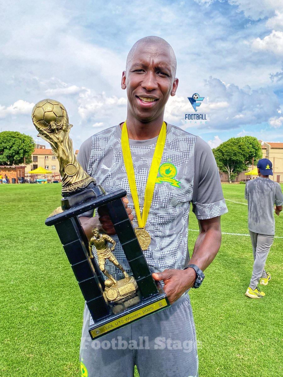Makonco_M's tweet image. 🇿🇦 Mark Mayambela’s 👆🏻 Mamelodi Sundowns U15 has been crowned 🏆 GDL U15 Champions. 

• 34 Matches
• 01 Loss ❌
• 30 wins ✅ 
• 03 Draws 🤝

• 93 Points
• 144 goals scored
• 27 goals conceded 

📸 @Football__Stage
