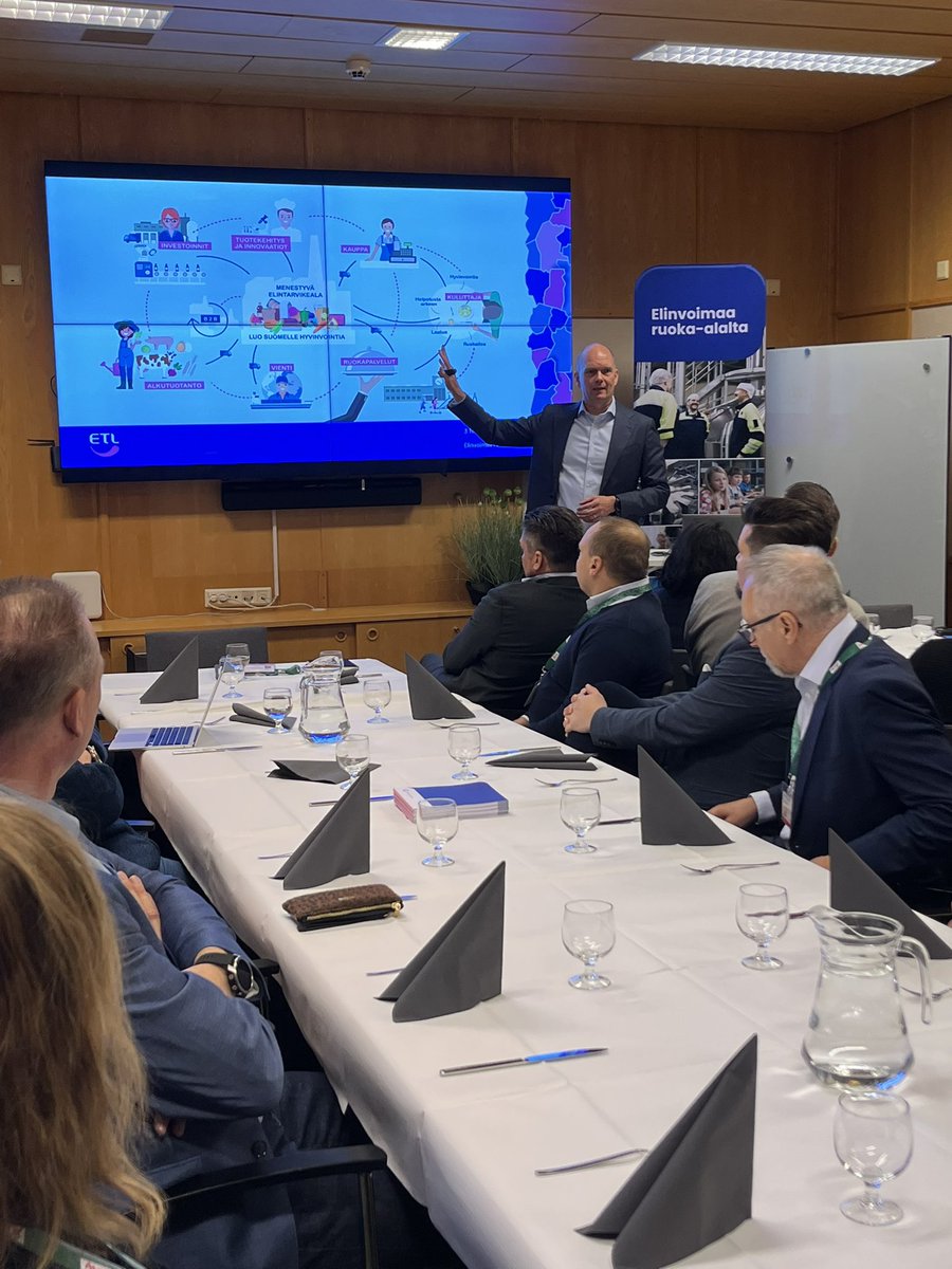 Ruoka-ala työllistää Suomessa 320 000 ihmistä ja elintarviketeollisuus yli 40 000 henkeä. Kuinka luodaan sellainen kokonaisuus, jossa on hyvä työllistää ja investoida, ratkaisee sen voimmeko olla kokoamme suurempi ruoka-aitta sanoo <a href="/MikkoKakela/">Mikko Käkelä</a> #elinvoimaa <a href="/ETL_fi/">ETL</a>