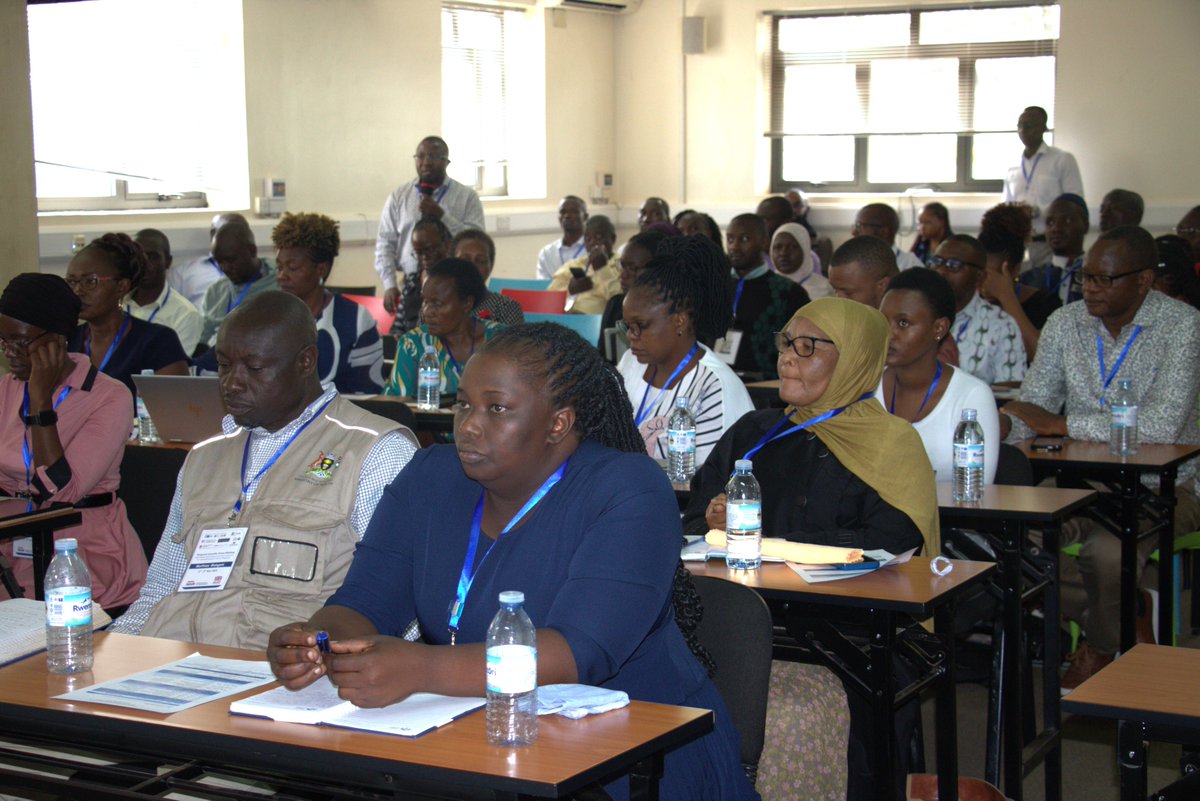 The_VAnguard22's tweet photo. Happening now: VAnguard project full-group meeting at @UVRIug in Entebbe. Partners from @KEMRI_Wellcome @MRC_Uganda @UCUniversity joining the Ugandan colleagues to discuss project progress, share findings and plan for the way forward @NIHRglobal @VictoriaMayanja @winnie_eoju https://t.co/Ft7f5sfgJA