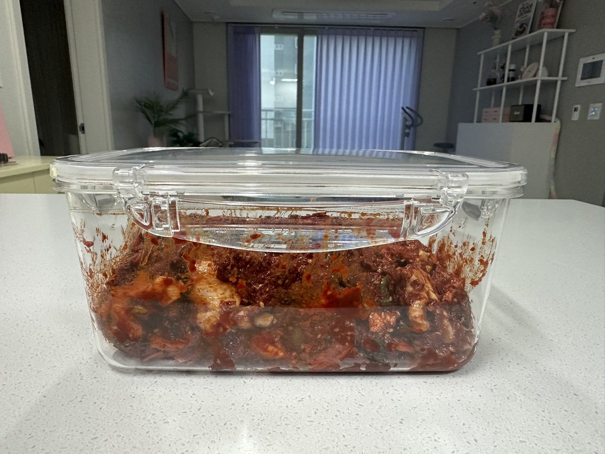 rang9cp's tweet image. 더덕 양념게장!  이제 3일숙성!
아가 오는날 맛도리겠다~~ 
#네토커플 #간만에 #양념게장