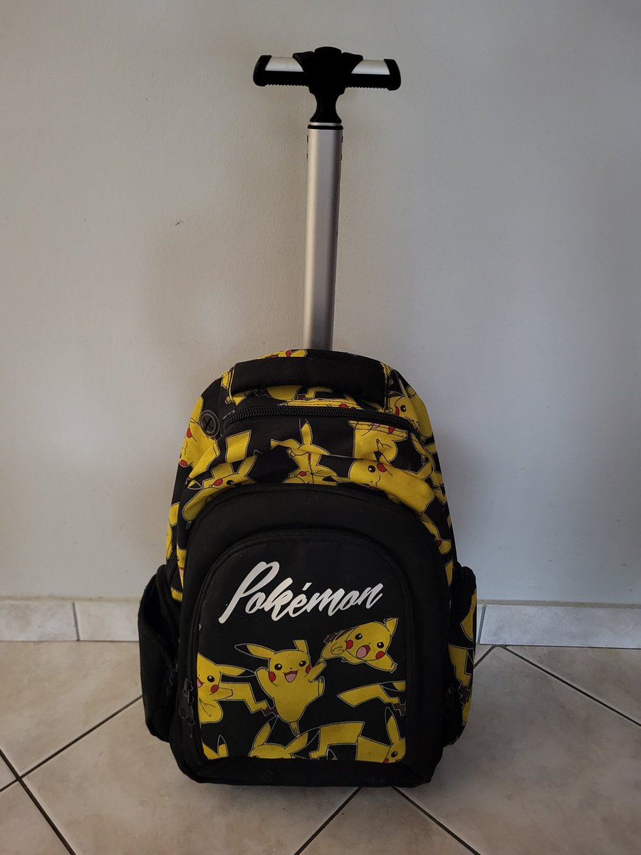 Αν γνωρίζετε κάποιο παιδάκι δημοτικού που θα τη χρειαζόταν, στείλτε μου ενα dm.
Χωρίς χρήματα φυσικά