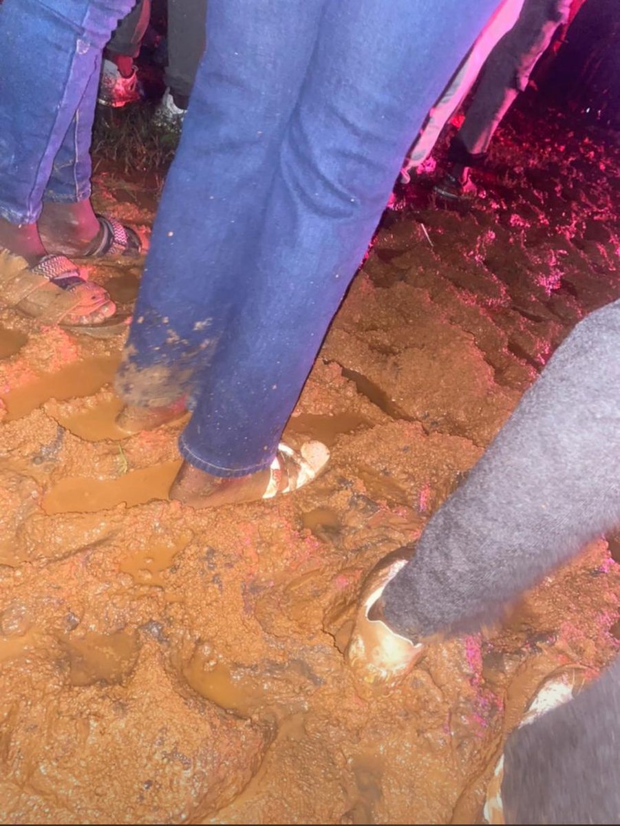 This love i saw in my home town for <a href="/Ray_G_official/">Ray G</a>  was sooo pure…
Not matter the condition of the day..People kept their promise🙆🏻‍♂️👌