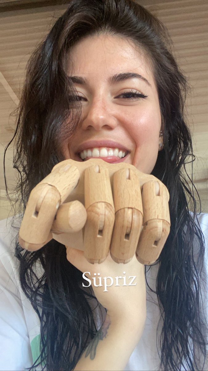 Mischa Mirnavova tweet media