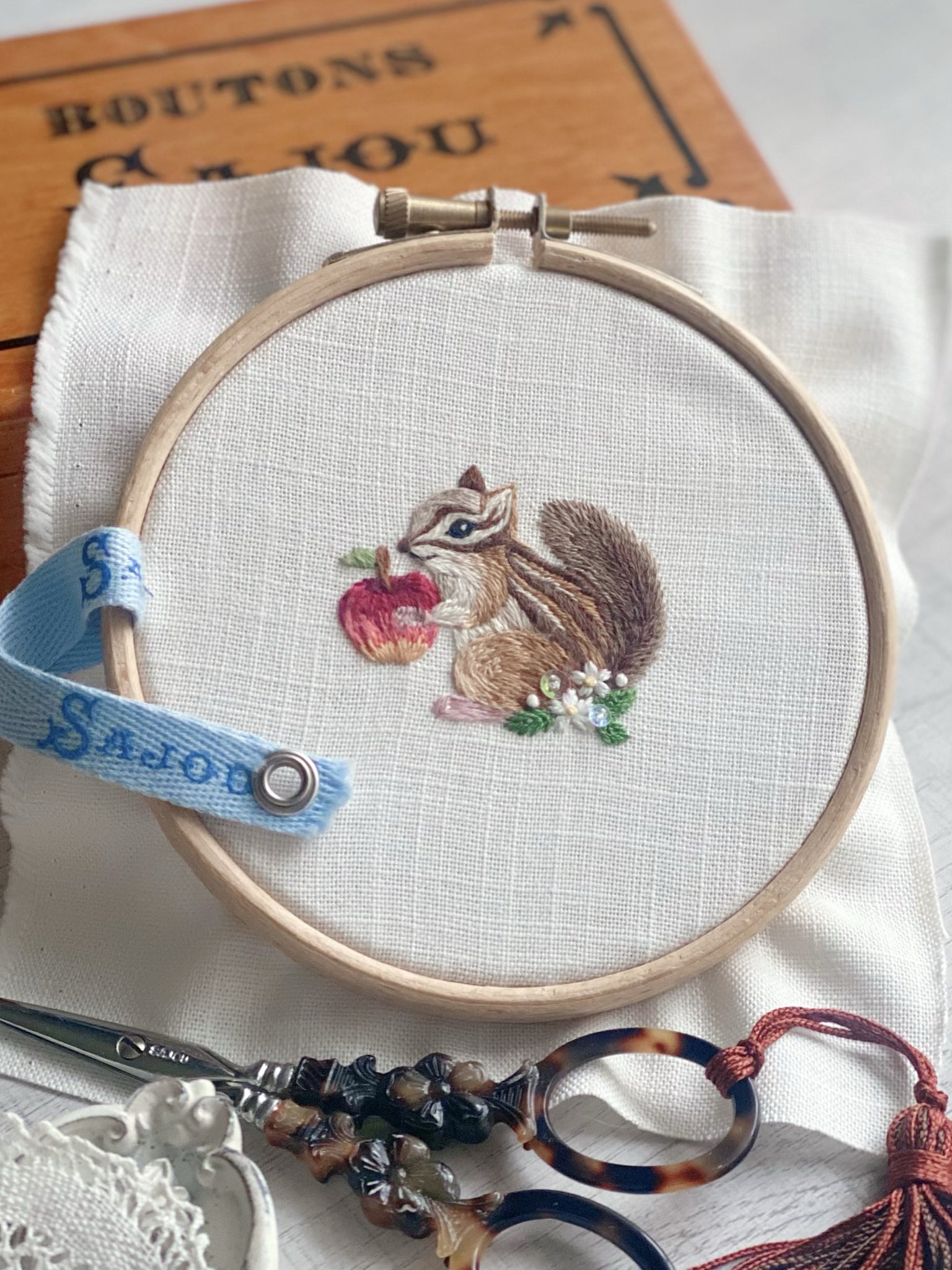 手刺繍のオーダーページですʕ•ᴥ•ʔ♡ 刺繍 - Search / X