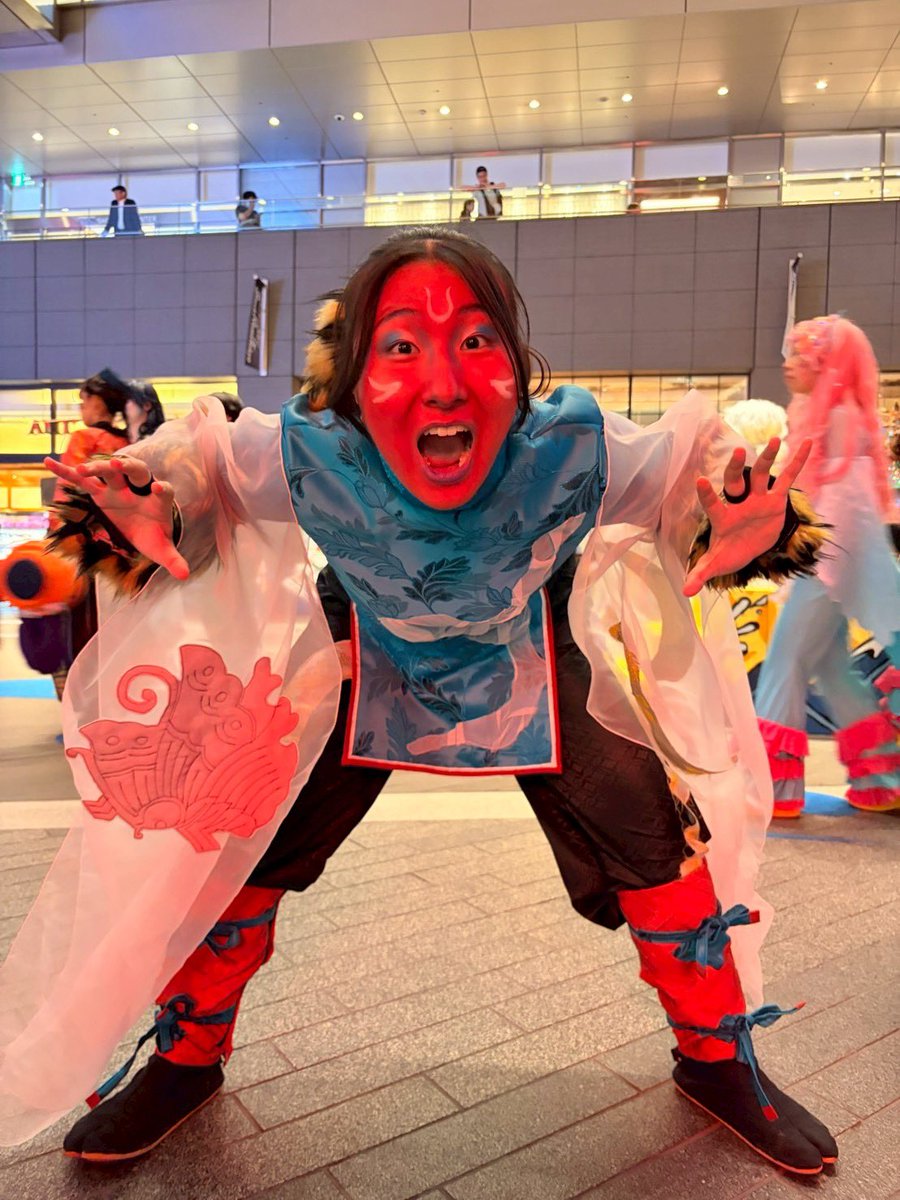 随分と遅くなりましたが、、、、。
タマリバ『はいしゃっく』、来てくださった方・来る予定を立ててくださった方・応援してくださった方のおかげで、鵺として過ごすことができました。
宇宙一、赤塗りが似合う？役者になれたとおもいます😎