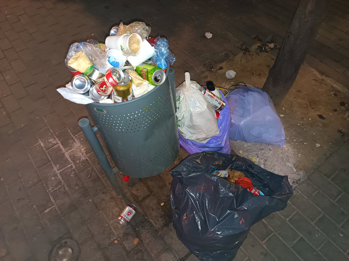 Josepmariatere1's tweet photo. @flarrosa @paerialleida @amicsdelalletja @lonoideponent @LaManyanacat @SomVeins @Ua1FM @SEGREcom Estimem Lleida, diuen. Espais multi-denunciats, ignorats per Paeria, inspectors i Guàrdia Urbana. Pla per sotmetre a les lleidatanes a acceptar l'incivisme protegit.
#fakenewspaeria https://t.co/zHkyETckj0