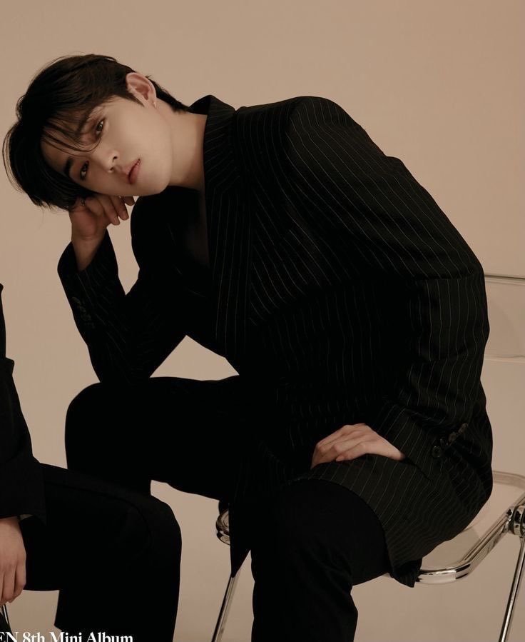 17cscheol_'s tweet photo. y'all hear me out, cheol as sophia's dad 😌 both look so expensive as fuck https://t.co/jLjyFBomw3