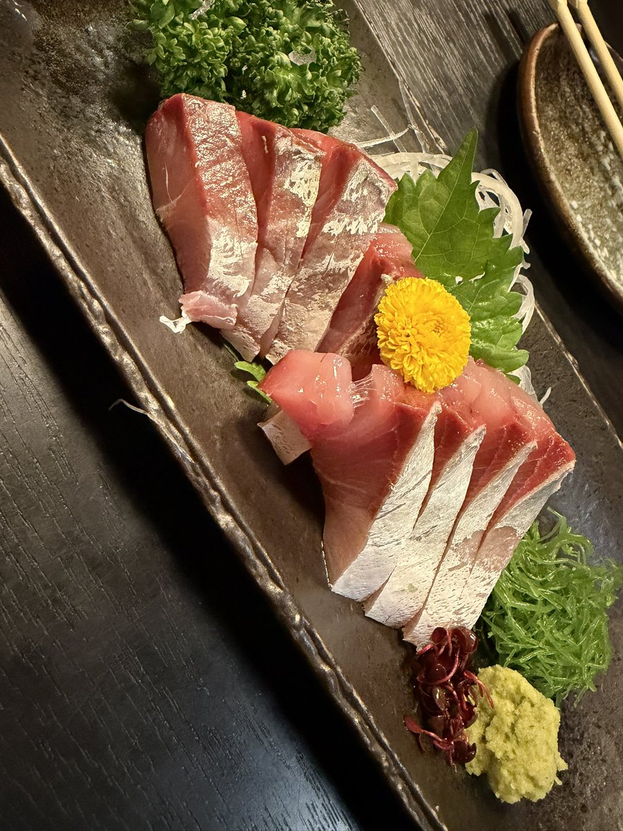 nakabezui's tweet image. ガチで紹介したくなさすぎて3年くらい黙ってたけどグルメ本にとうとう載せたところ！
毎年恒例冬限定もつ鍋！
食べにきたぞ…！
今年は何回食べられるかな？🤭
お酒のお通しも、3年以上通って同じ品が出たことない。
最高だよ…大好き…🧡
片瀬白田の燦です🥰🫶
予約が確実👍開店前並ぶこともあります