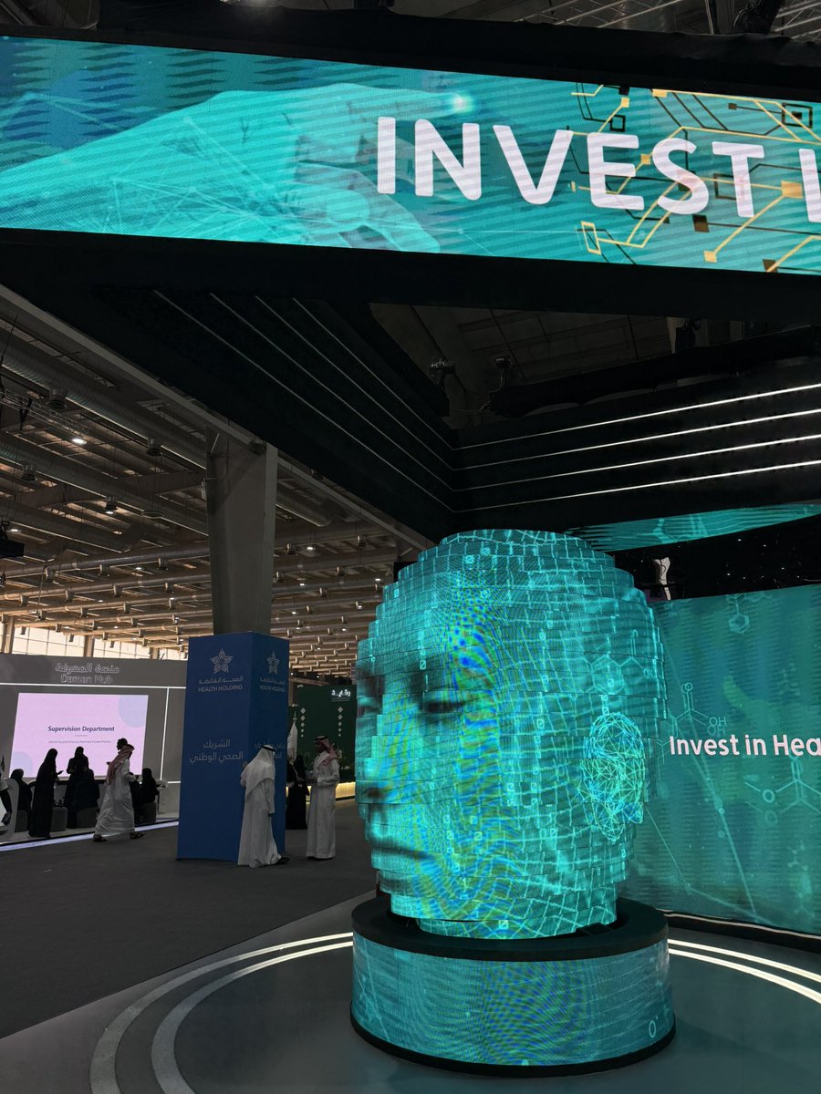 عـــــمرو tweet media