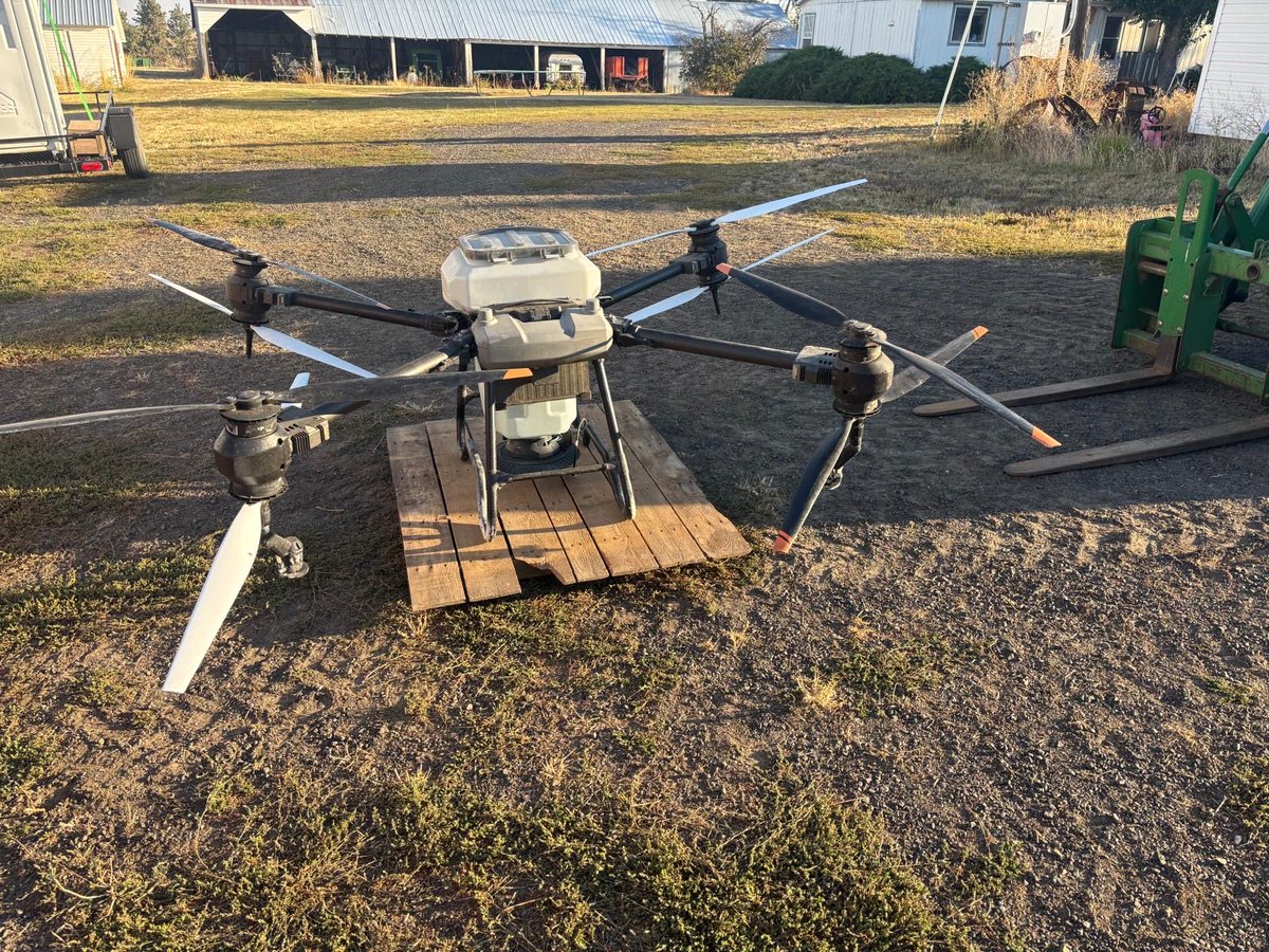 Dronlytics's tweet photo. Farmer and Dronlytics Director of Agriculture, Robert Blair  conducted a private spray drone and precision agriculture program for a small group on his farm in Idaho, USA. His farm has over 20 years of precision agriculture and drone data experience to pull from. https://t.co/MXDkbL9MKk