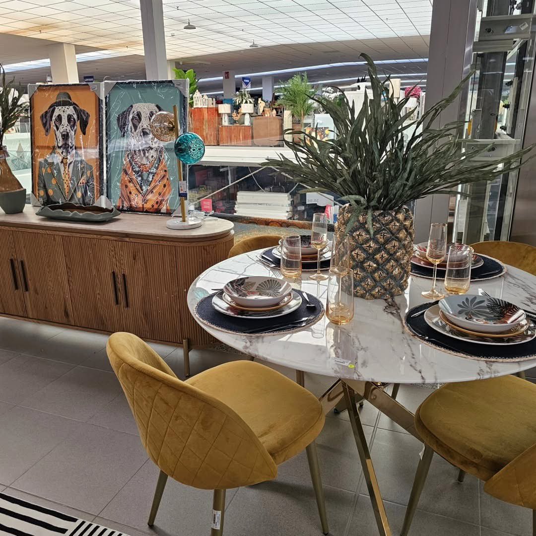 ferreterialopez's tweet image. ✨ El salón es mucho más que una estancia: es el corazón del hogar, el lugar donde todo sucede. 💫
Aquí se comparten risas, charlas y momentos únicos, rodeados de confort y estilo.

#SalónConEncanto #MueblesConEstilo #DiseñoDeInteriores #HogarAcogedor #InspiraciónDecorativa