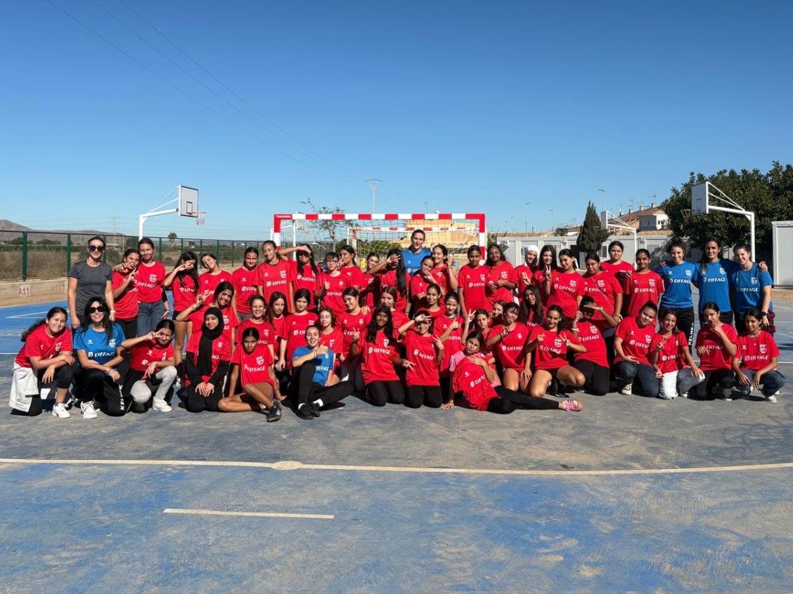 ffrm_es's tweet image. 😀 𝗙𝗢𝗥 𝗙𝗨𝗡 | 📝 Los Alcázares ha acogido la segunda jornada de la temporada del #ForFun de fútbol sala.

🤩 Más de 100 niñas han disfrutado en el el IES Menárguez Costa (Los Alcázares) de una mañana deporte, convivencia y diversión.

ℹ️ ffrm.es/pnfg/NNws_ShwN…