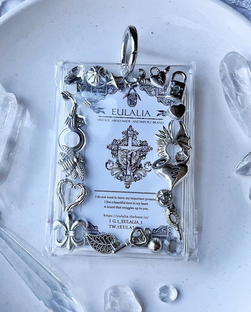 このタイプのシンプルキーホルダーも数点あります #euDF62