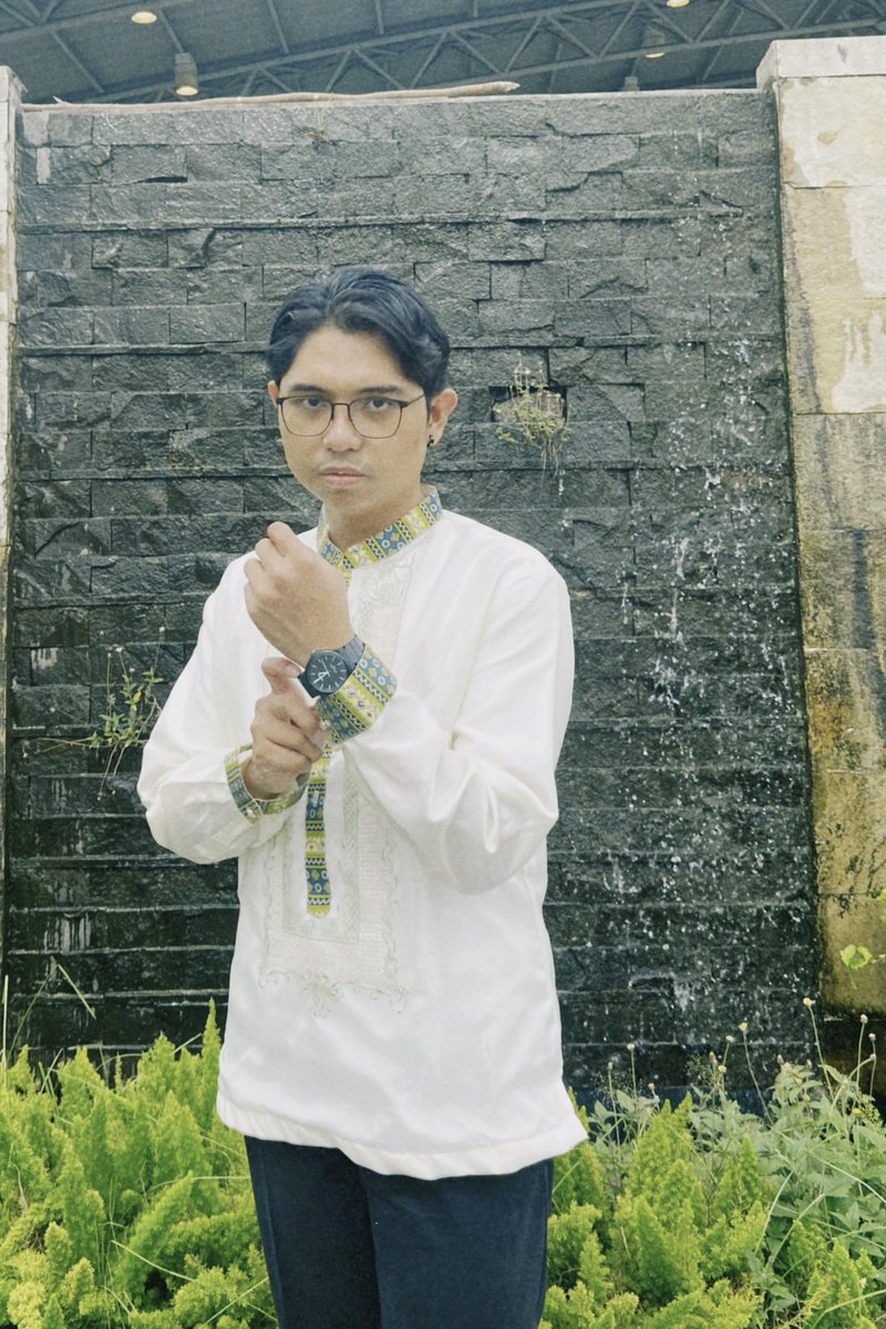 Nanumpang maging huwarang sikolohista, maglingkod sa mga may pangangailangang sikolohikal, at maging tagapagtaguyod ng kilusang sikolohiya. 

Officially, an RPm! 🤍🔱

As one, to always live “beyond perception, profession, and possibilities.”✨