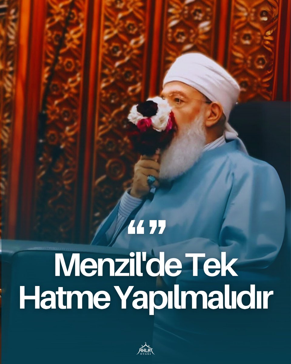 Menzil'de Hatme Tek Yapılmalıdır

Bu köyde bir cami vardır ve mihrap tektir. Namazların tek mihraptaki imama iktida edilerek kılınması gerekir. Yine o mihrapta Hatme-i Hacegan’ın tek yapılması gerekir. Çünkü Menzil Camii mihrabında hâlen babamın hatmesi yapılmaktadır. Hatme duası