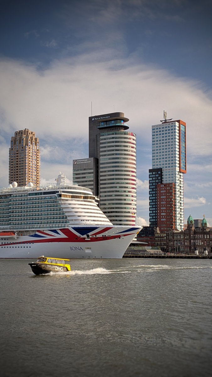 zzapback's tweet image. Rotterdam, zondagmiddag.

#Rotterdam #snapseed #hoyafilter #pixel7pro