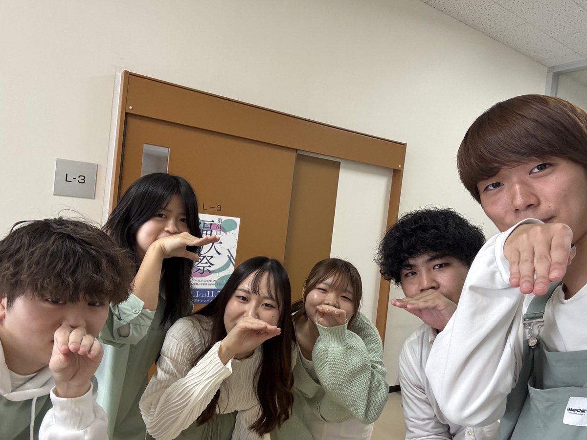 harekamo_RP's tweet photo. 🦆出演報告🦆
11月2日に行われた福島大学の学祭ライブに出演しました！
今年もHave a nice dayを披露できました☺️🎶
そして、インフルにやられたサムの代わりにふぁるこんさんに入っていただきました！ありがとうございました！
これからも皆さんの心が温まる演奏をしていきたいです☀️

【文責:ニラ】 https://t.co/OLbaJuODgJ