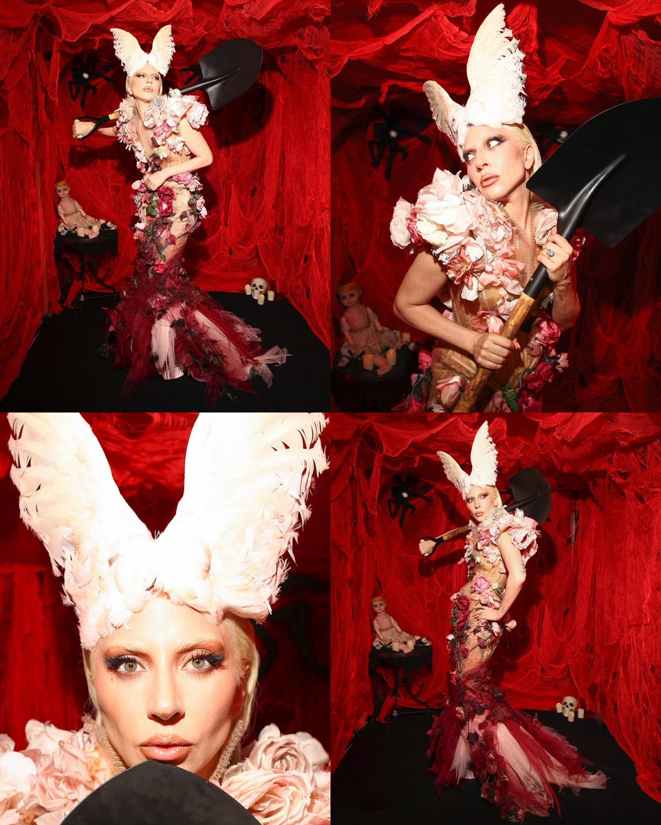 ImBenZiam's tweet photo. Creo que Lady Gaga jamás había servido tantísimo coño en España. Wow #MAYHEMBall 👹🖤 https://t.co/HXdXprqxKg