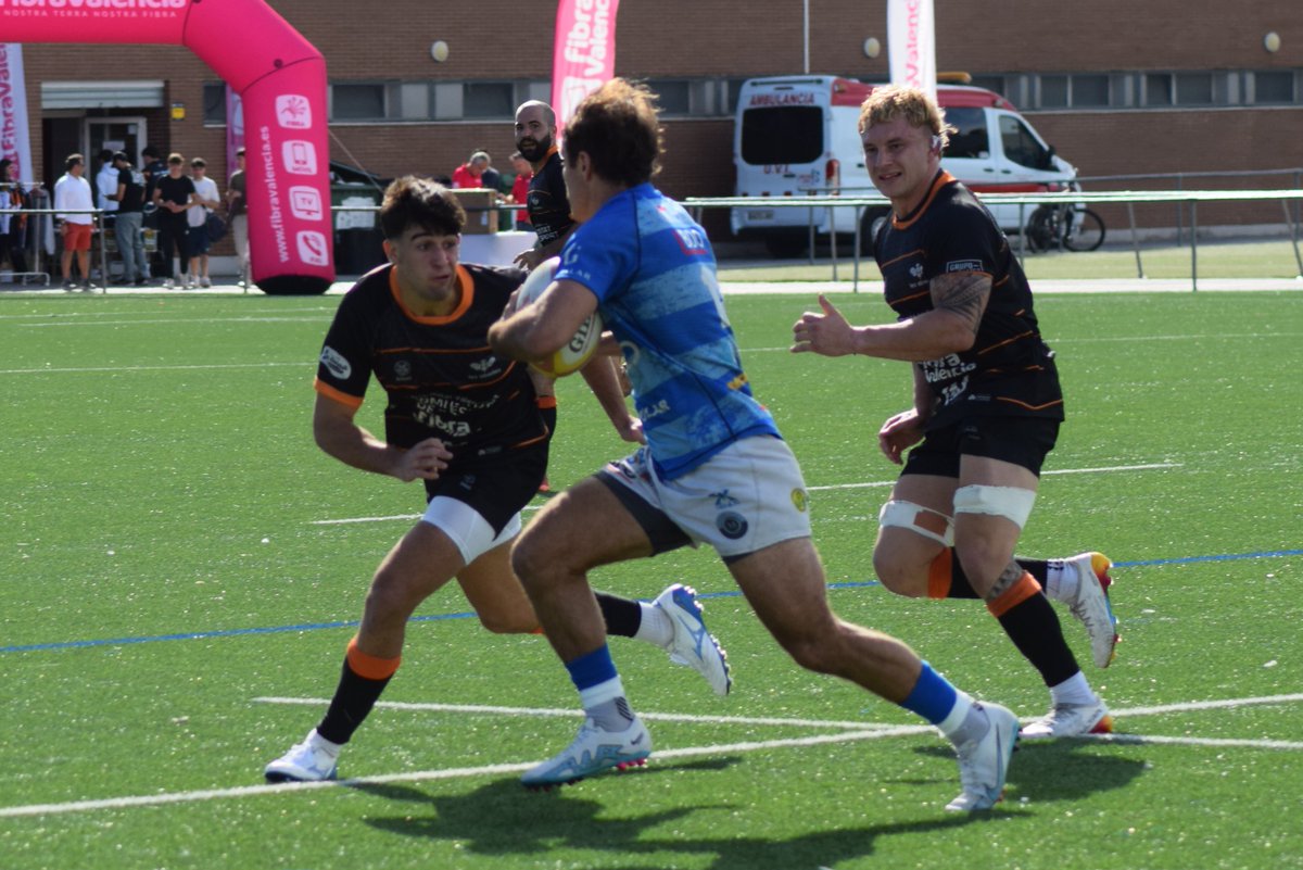 CampoCharlie's tweet photo. Nuestros colegiales no consiguen puntuar en Quatre Carreres a pesar del esfuerzo de los jugadores
@lesabellesrc 3⃣1⃣🆚2⃣2⃣ @Cisneros_Rugby #Zeta
#AzulAzul 🦢 #AleCole https://t.co/ffF30OV8aQ