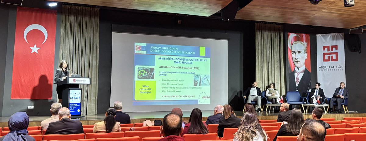 #DijitalleşenDünyadaTürkiye Konferansı başladı. <a href="/AbdullahGul_UNV/">Abdullah Gül Üniversitesi</a>