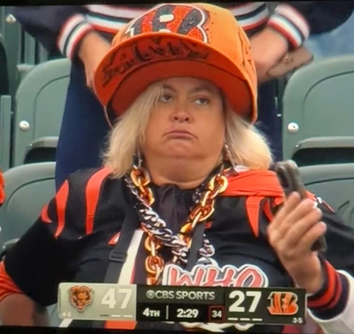 realMarkMaroon's tweet photo. If Monday was a person… #VictoryMonday #MondaysAreBetterWhenTheBearsWin #DaBears 🐻⬇️ https://t.co/MoatLOH2LK