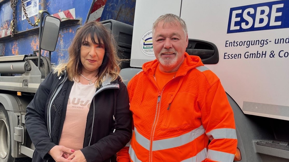 Lange war das LKW-Fahren Dirk Birkners fester Beruf. Nach einigen Jobs in der Lagerlogistik und drohender Arbeitslosigkeit fährt er nun nach Beratung durch unsere #PEAG Transfer wieder begeistert LKW, bei der ESBE in #Essen ➡️ peag-transfer.de/aktuelles/meld… #NRW #Beschäftigtentransfer