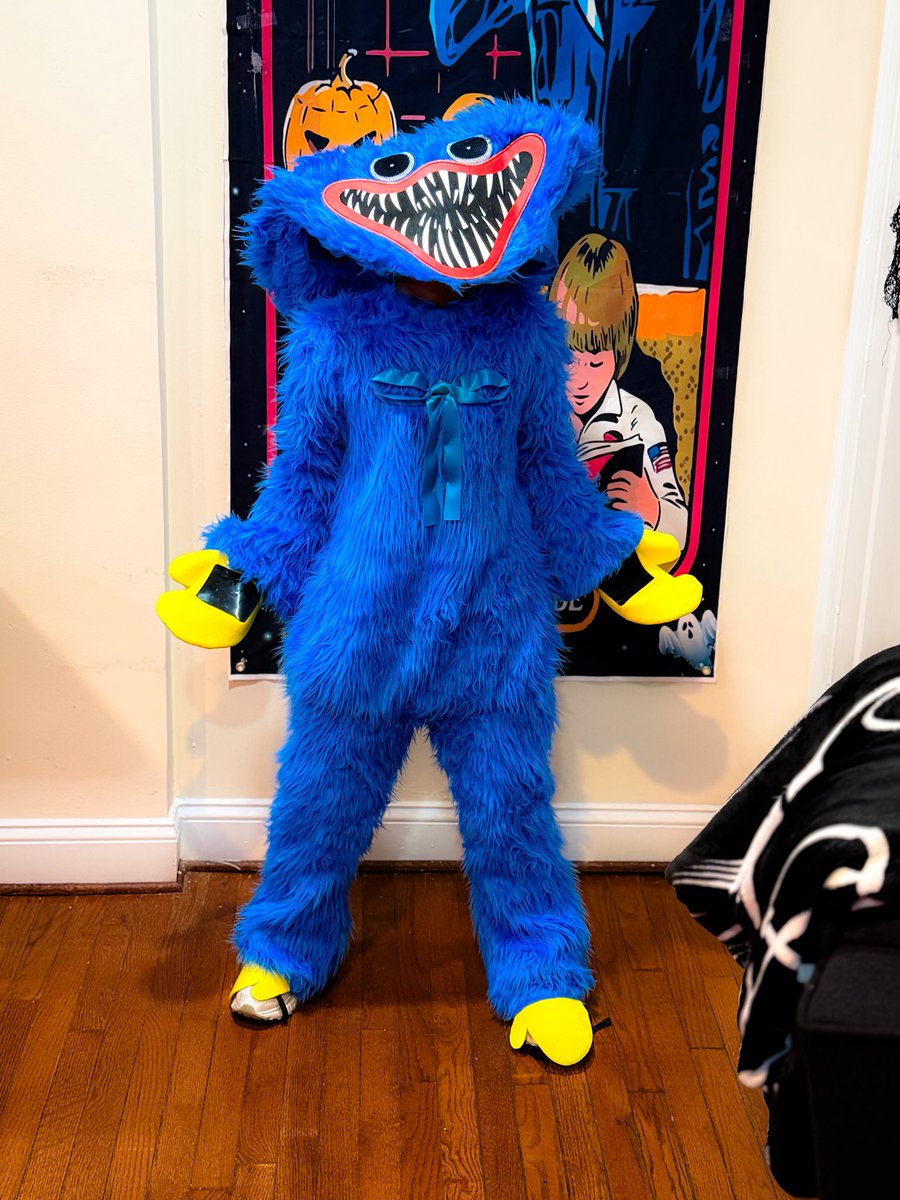 AustinZilla_'s tweet photo. Wassup #AustinZilla Gang! 💙
Huggy Wuggy was on the loose #Halloween 👀🍬
Creepy, cuddly, and ready to steal your candy! 😈🎃
@mobgamesstudios 

#HuggyWuggy #AustinZillaGang #SpookySeason #TrickOrTreat #PoppyPlaytime #KidCosplay #austinzilla https://t.co/TQcR1DxJWv