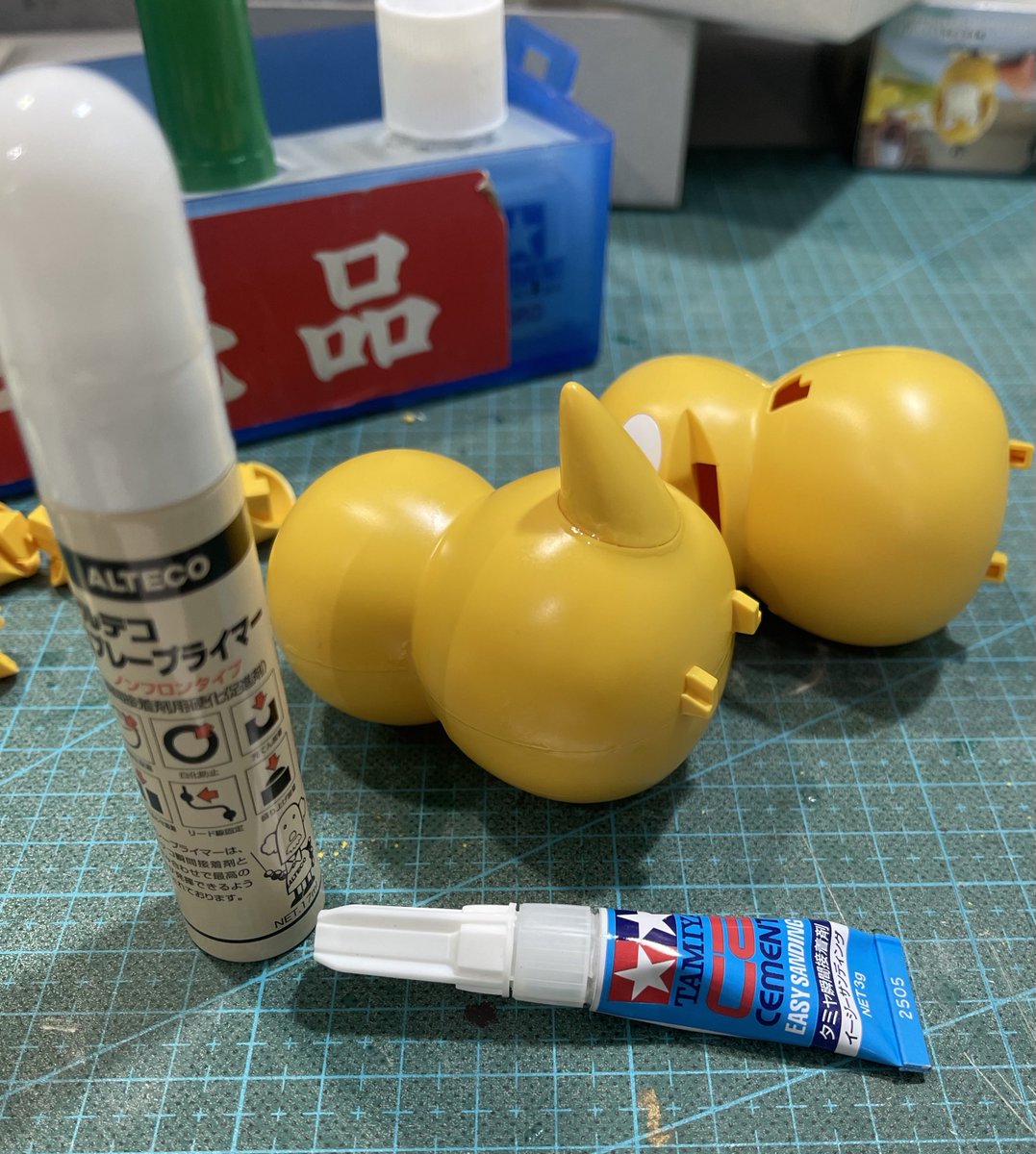 おっさん家の箪笥の匂いがするスプレー。自分がその匂いを嫌いになれないのは自分がおっさんだからだろうな…