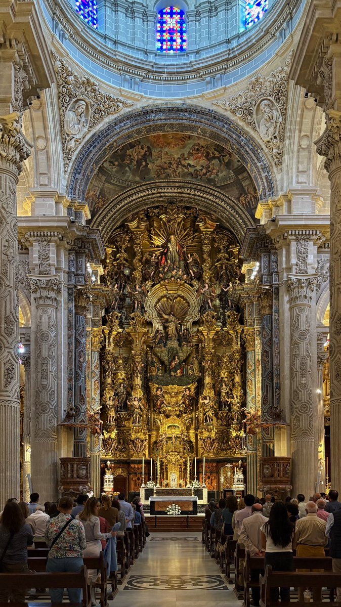 _evija's tweet image. Gaismas, ēnas un krāsas. Spānija mani nekad nav tā baigi uzrunājusi (kaut kas mums īsti nesaiet pa ceļam tīri mentalitātes ziņā), izņemot, protams, Bilbao, bet izskatās, ka šim sarakstam pievienojas Seviļa. Chefs kiss!