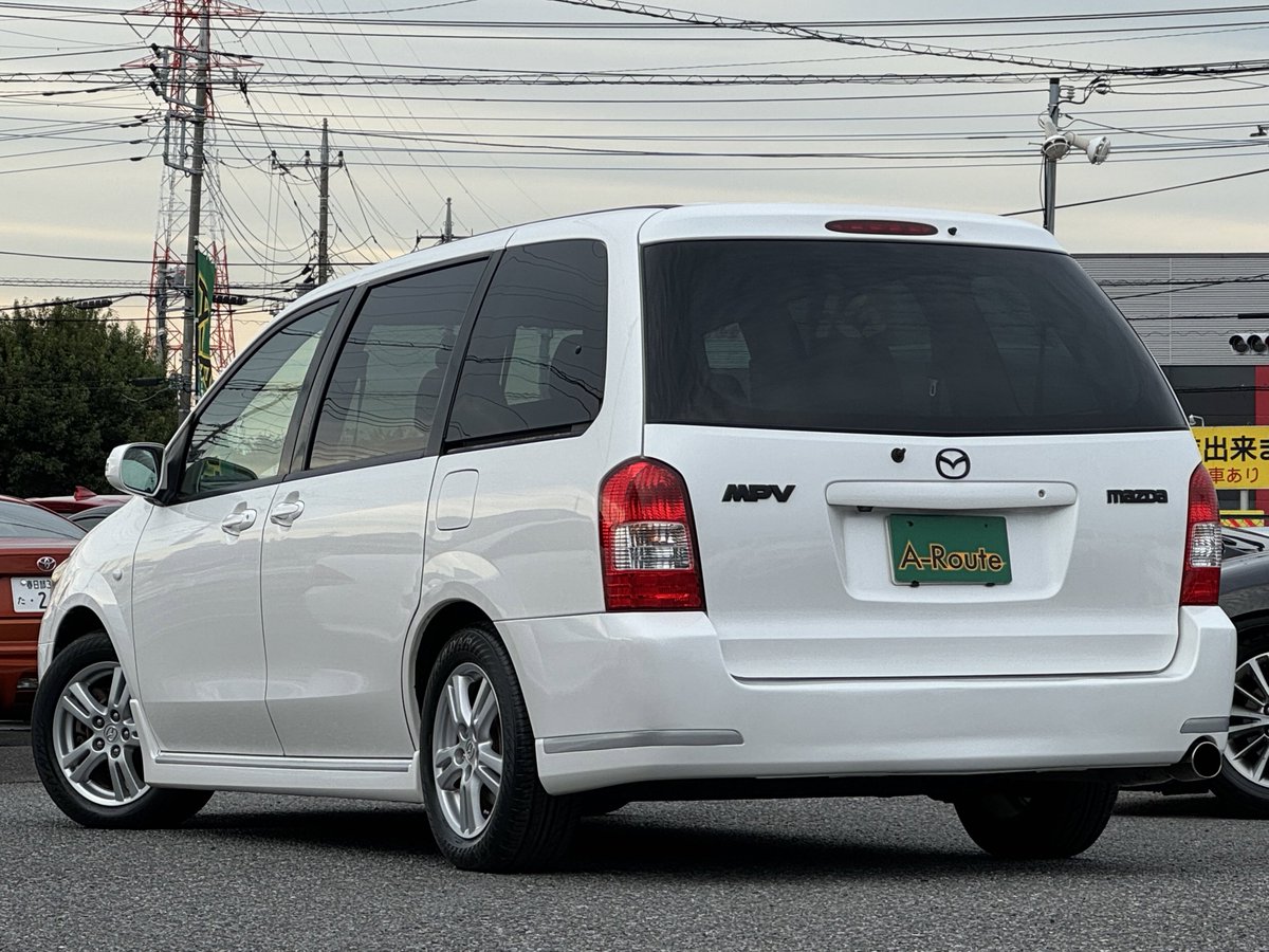 Aroute_3410022's tweet image. MPV エアロリミックス

6.5万km

USDM感溢れるLW3Wが入庫です！

程よい車高とうるさすぎない社外マフラー！内装もウッドパネルとレザー調シートカバーで雰囲気抜群！

あえてテールを赤テールにして、ルーフスポイラーを外しているのが憎いです笑

#MPV #LW3W #usdm
