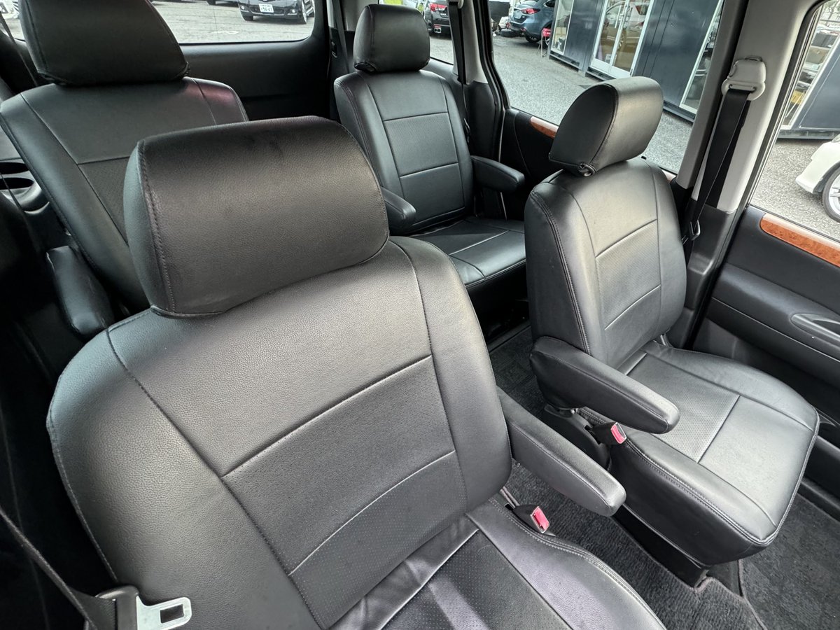 Aroute_3410022's tweet image. MPV エアロリミックス

6.5万km

USDM感溢れるLW3Wが入庫です！

程よい車高とうるさすぎない社外マフラー！内装もウッドパネルとレザー調シートカバーで雰囲気抜群！

あえてテールを赤テールにして、ルーフスポイラーを外しているのが憎いです笑

#MPV #LW3W #usdm