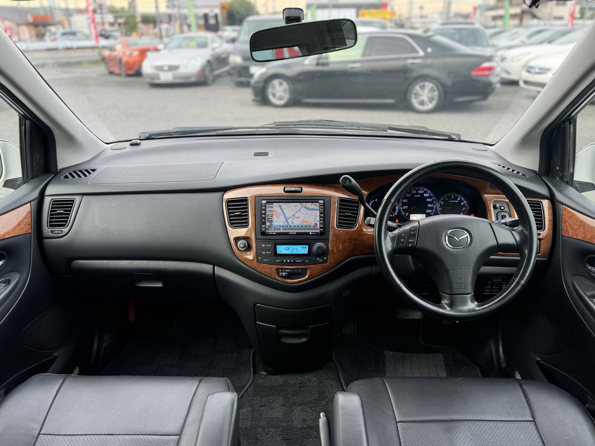 Aroute_3410022's tweet image. MPV エアロリミックス

6.5万km

USDM感溢れるLW3Wが入庫です！

程よい車高とうるさすぎない社外マフラー！内装もウッドパネルとレザー調シートカバーで雰囲気抜群！

あえてテールを赤テールにして、ルーフスポイラーを外しているのが憎いです笑

#MPV #LW3W #usdm