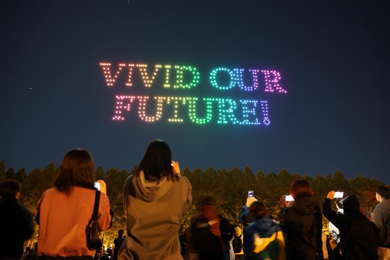 Tokai_Univ_'s tweet image. 東海大学 建学祭、無事に閉幕しました！

最高の思い出は作れましたか？

また、来年も皆様のご来場お待ちしています✨

#東海大学 #建学祭 #ドローンショー #学園祭