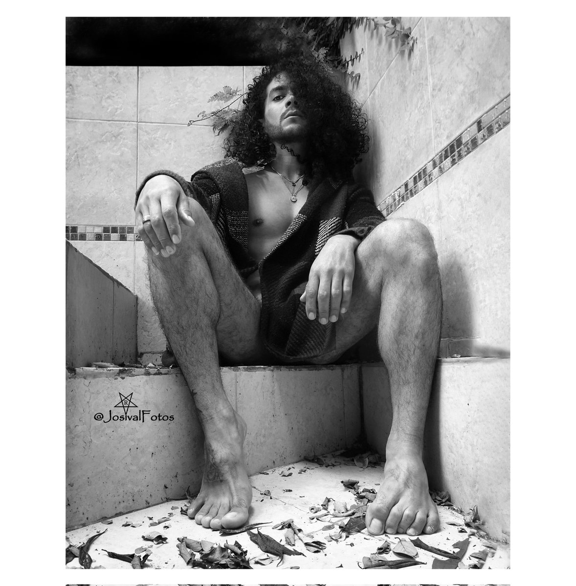 JosivalNegro's tweet photo. "I think of those who have loved me and whom I didn't stop to listen to."
(Alberto Acosta-Pérez, Cuban poet, 1957 - 2012)

Model: #Davidro No. 7
Photo: @JosivalFotos

See also: @JosivalLust and @RostrosCubanos

#Monday #Nov3 #photooftheday
#man #artist #singer and a good person. https://t.co/Yki24e0niL