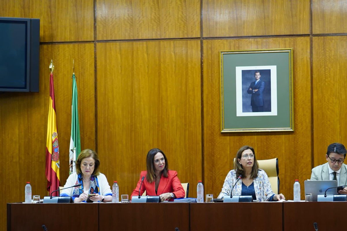 La <a href="/AndaluciaJunta/">Junta de Andalucía</a> apuesta por la #vivienda, las carreteras y la obra pública con 2.122 millones para el año 2026. 

Seguimos el camino marcado hasta ahora por el Gobierno de <a href="/JuanMa_Moreno/">Juanma Moreno</a>: estabilidad, crecimiento y gestión eficaz y responsable.

#PresupuestosAND26