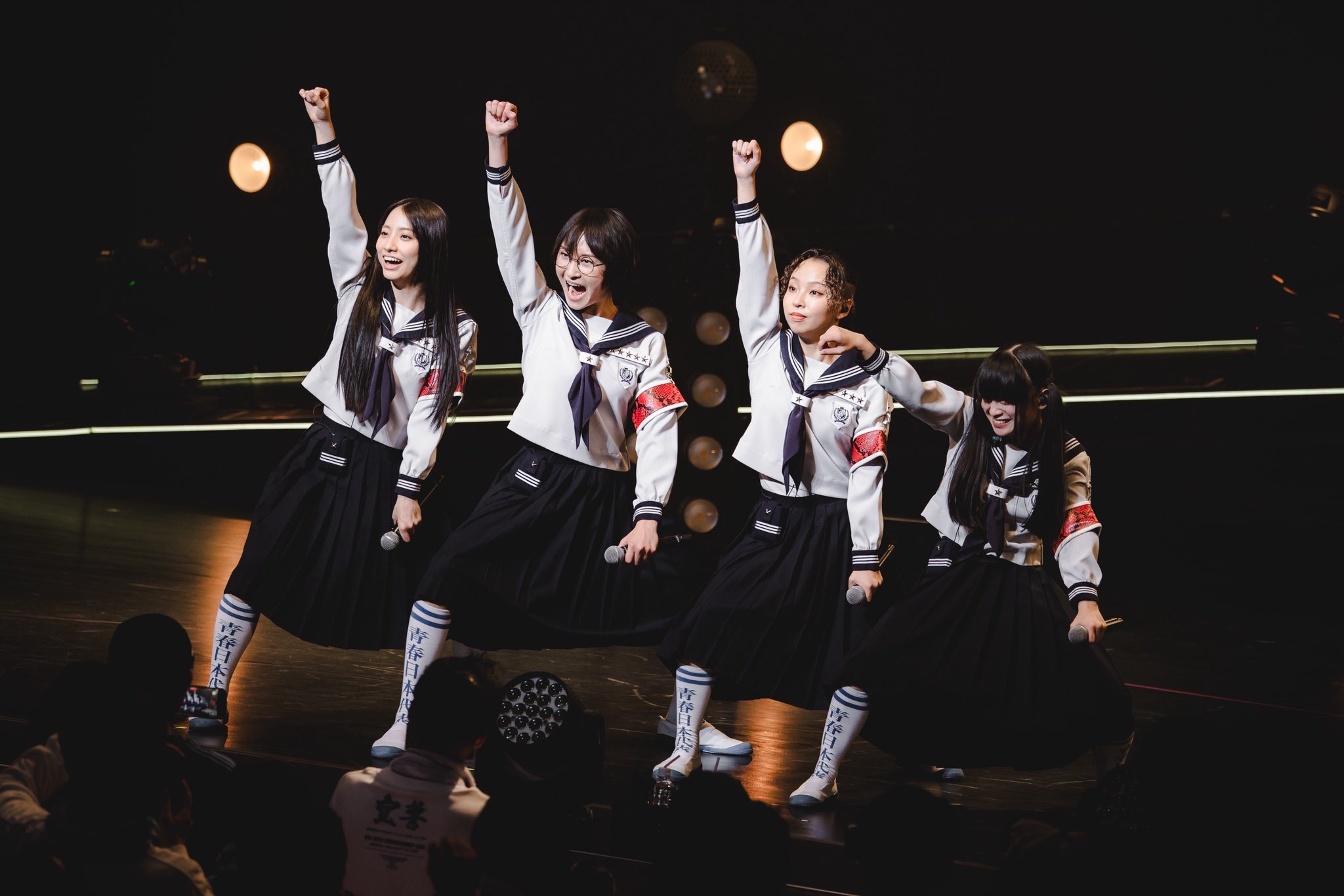 G40_sESaIAA8E5F?format=jpg&name=large