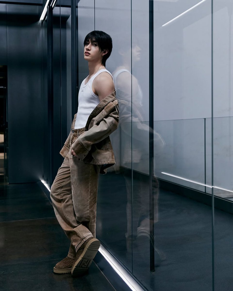 BANGCHAN_INTL's tweet image. 📸| Esquire Korea Instagram Update

#Repost @esquire.korea 
——
#Advertisement The music project "Roman Empire," co-produced by FENDI and Stray Kids' Bang Chan, has finally been officially released.
The song, written, composed, and produced by Bang Chan himself, is accompanied by