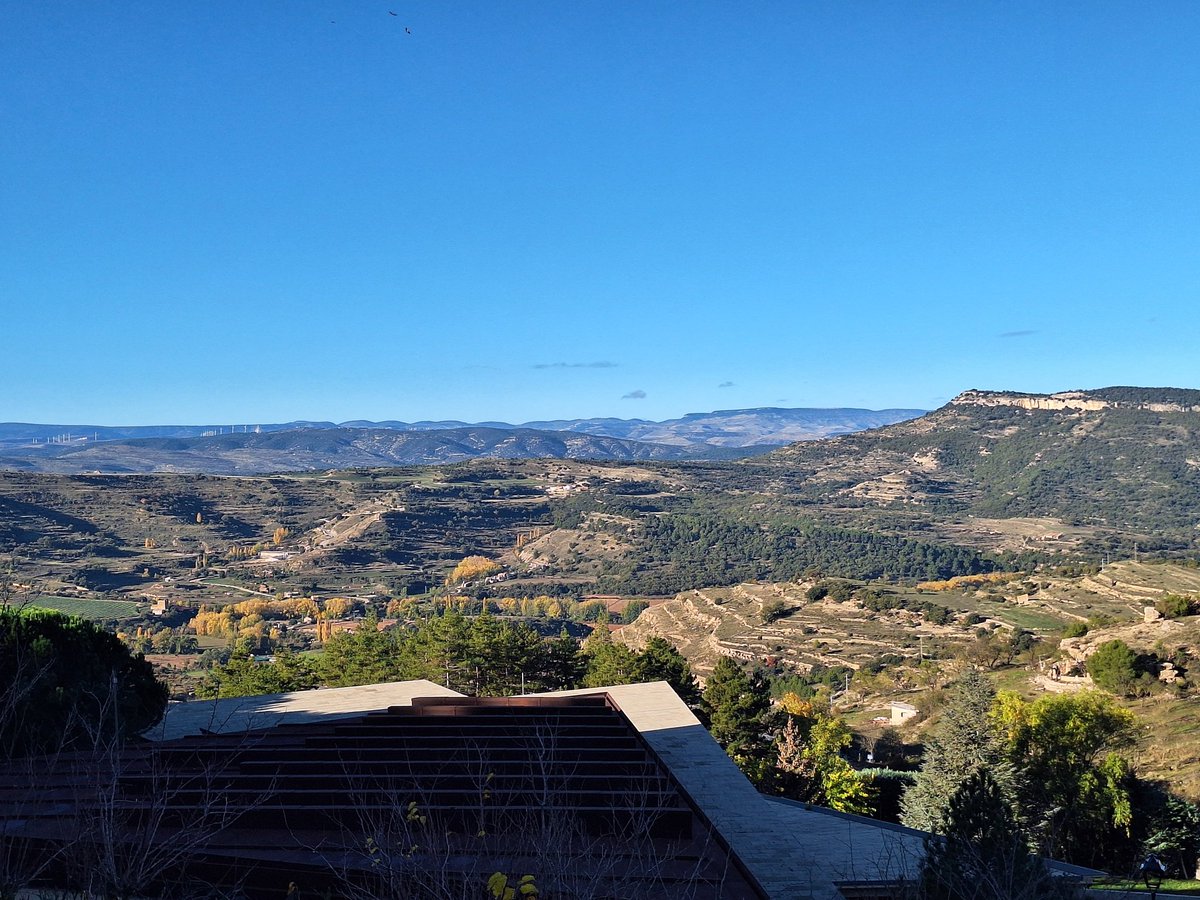 Observatori #Morella T. Mínima 7,0 ⁰C, T. Mínima fàbrica  de Giner 3,7 ⁰C, 1025,0 hPa ,el cielo despejado. Buen lunes. 
 <a href="/AEMET_CValencia/">AEMET Comunitat Valenciana</a> <a href="/AlexMuozGarc/">Álex Muñoz 💯 🧡</a>
 <a href="/AlendaMavi/">Mavi Alenda Morán</a>  <a href="/fran40tf/">☀⛅️️fran40 ☔️</a>
    <a href="/rasalvi49/">Ramon Salvi</a>   <a href="/Fran_Lorenzo95/">Fran Lorenzo</a>  <a href="/minervagra/">Minerva GG</a> <a href="/sibilafc/">Silvia Ferrer</a> <a href="/fran40tf/">☀⛅️️fran40 ☔️</a> <a href="/apuntoratge/">À Punt Oratge</a> <a href="/anamaria190977/">Ana María Herrero</a>