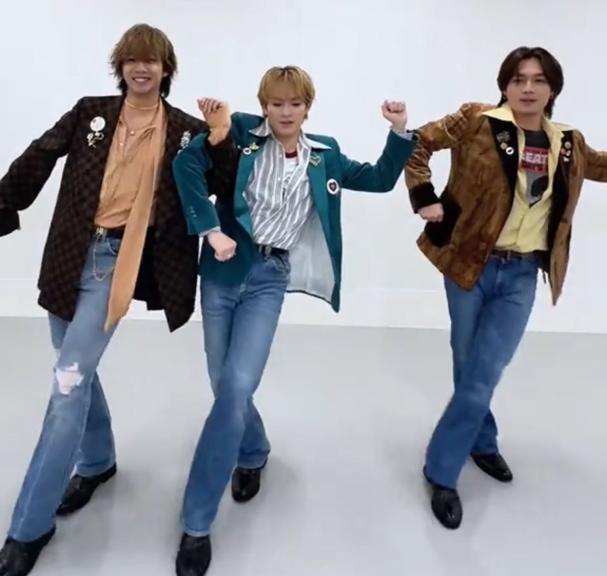 腕組めてないのしぬwww