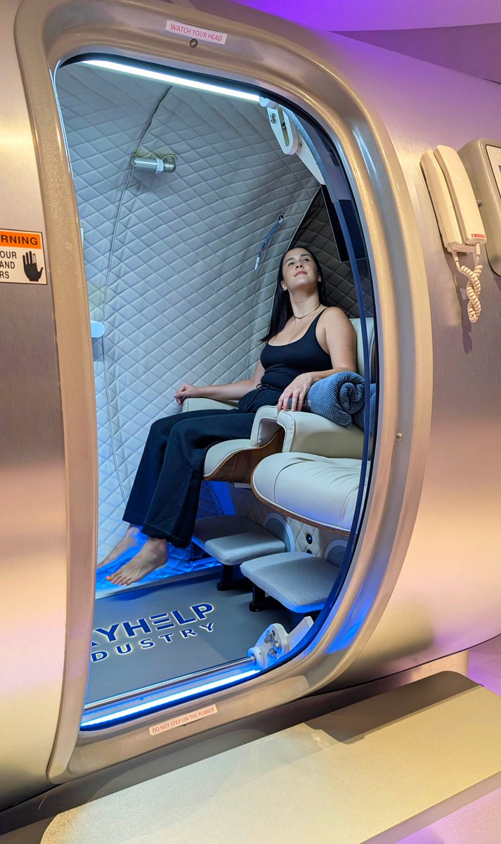 o2labco's tweet image. Tired of 3 AM wake-ups? Bad sleep kills focus, sours mood, even weakens immunity—for SG’s busy pros, it’s a killer. O2 Lab’s HBOT pushes oxygen into plasma, calming your brain &amp;amp; stress. Sleep deeper, wake rested. ✨ 

#O2Lab #HBOT #sleeper #mood #SleepManagement