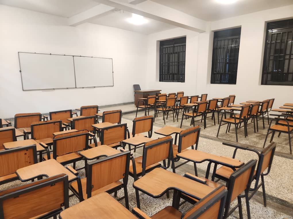 julienpalukucom's tweet image. En dehors des bruits de la #politique
BUTEMBO, 03-11-2025

Ma passion c&apos;est aussi l&apos;éducation, la santé et le développement. 
La fondation JPK est heureuse ce jour de remettre à l&apos;université Officielle de Ruenzori l&apos;auditoire pimpant neuf, équipé et prêt à recevoir plus de 120…