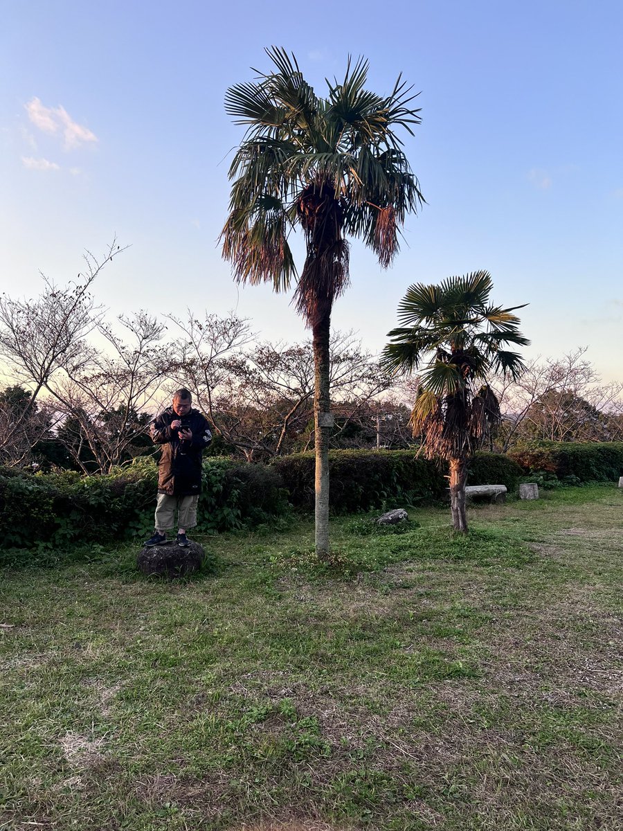 1泊2日のあっとゆーまのよりより秋合宿でした。少人数アンサンブル対決めっちゃ楽しかったんでまたやりたい🙌🎶
ジョイコンまであと3ヶ月ちょい！！まだまだ頑張るぞー！！💪
㌧㌧の背中、哀愁漂っとるわ🍂

#合唱団よりより
#第1回合宿って言ってるから
#きっと2回目もあるはず