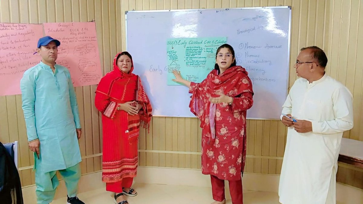 EduMinistryPK's tweet photo. Training of Trainers (TOT) under the ASPIRE Foundation Learning Program!

The 5-day TOT is in full swing — Master Trainers &amp; participants are engaging in interactive sessions to enhance teaching skills, collaboration &amp; professional growth.

#MoFEPT #ASPIRE https://t.co/ILIpcKgBti