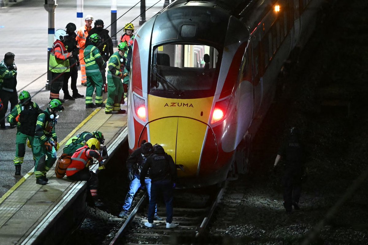 BasilTheGreat's tweet photo. 🚨 BREAKING: HUNTINGDON TRAIN ATTACKER NAMED AS ANTHONY WILLIAMS

He has now been charged with:

11 counts of attempted murder
1 count of assault occasioning actual bodily harm
2 counts of possession of a bladed article

He will appear at Peterborough Magistrates Court this morning