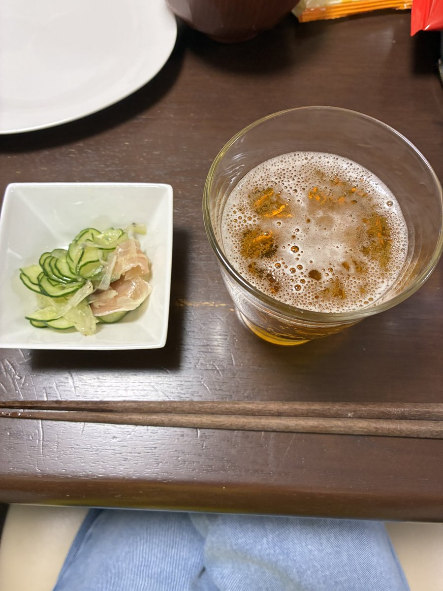 ke__chanpe's tweet photo. ちょっとお久しぶりです🤗
玉ねぎときゅうりと生ハムのマリネで乾杯🍻
#酔いどれナイト https://t.co/R6cdhtI9as